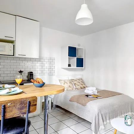 Cozy Near Eiffel Tower & Invalides & Seine Flat פריז