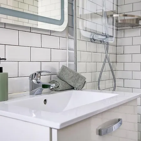 Apartament Cozy Near Eiffel Tower & Invalides & Seine Flat Paryż